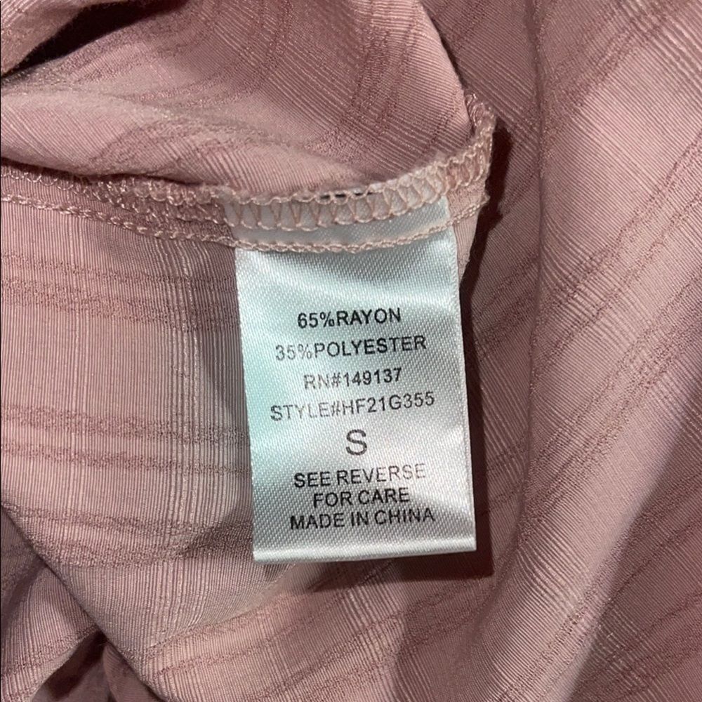 HYFVE NWOT Light Pink Ruffle Blouse tie Sleeves Super soft Cute pink rose Sz S - Picture 5 of 5